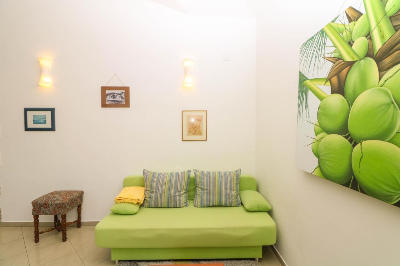 Apartments Blue And Green With Balcony 巴斯卡 外观 照片